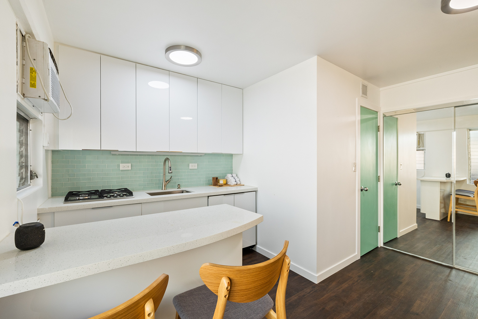 235 Liliuokalani Avenue - 231